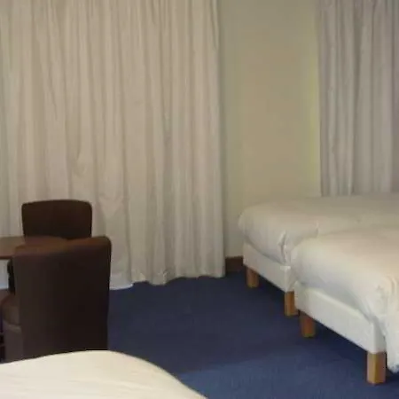 Hotel The Originals Access, Gare 2*