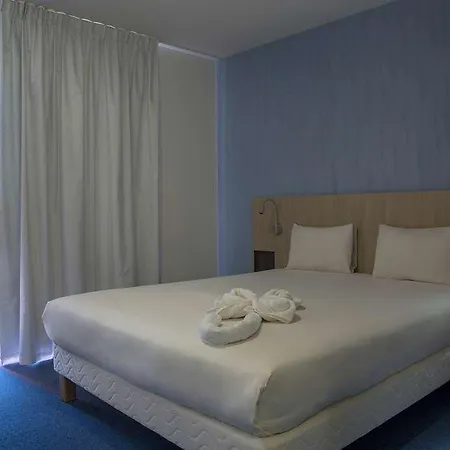 The Originals Access, Gare ショレ