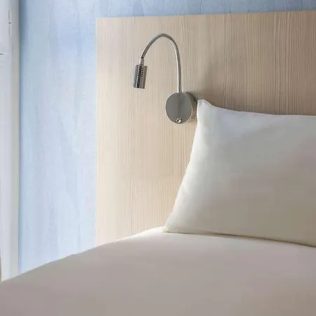 Hotel The Originals Access, Gare 2*