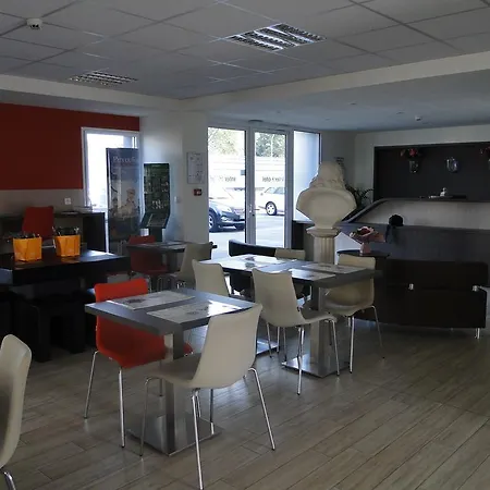 The Originals Access, Gare