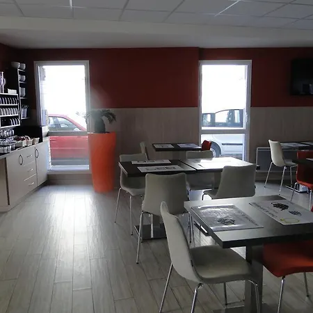 ホテル The Originals Access, Gare