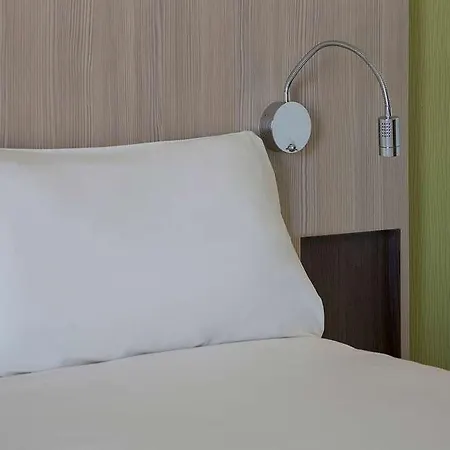 The Originals Access, Gare