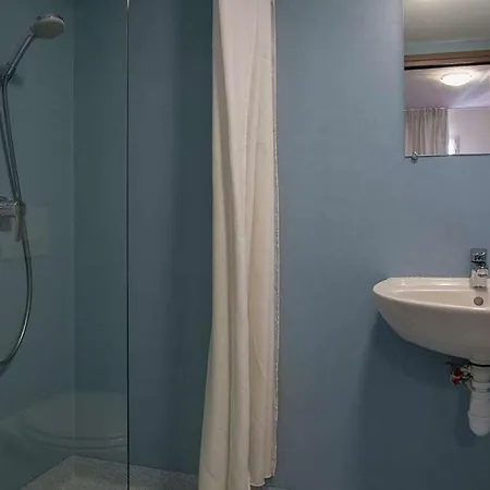 The Originals Access, Gare ショレ