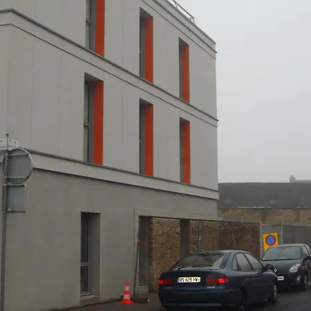 The Originals Access, Gare