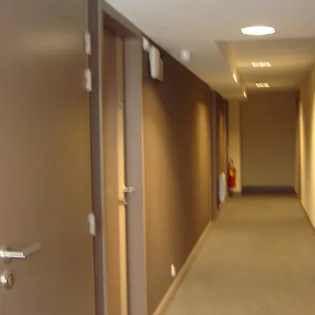 The Originals Access, Gare 绍莱