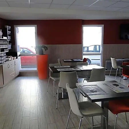 The Originals Access, Gare Cholet