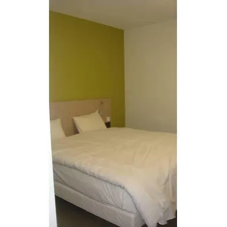 The Originals Access, Gare Σολέ