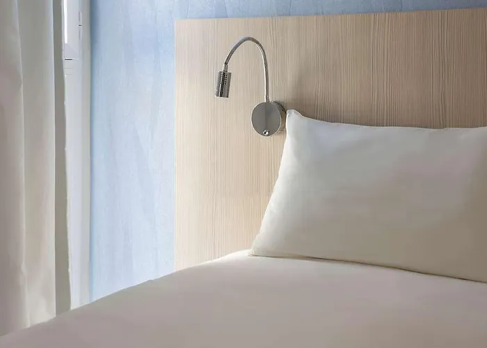 Hotel The Originals Access, Gare 2*