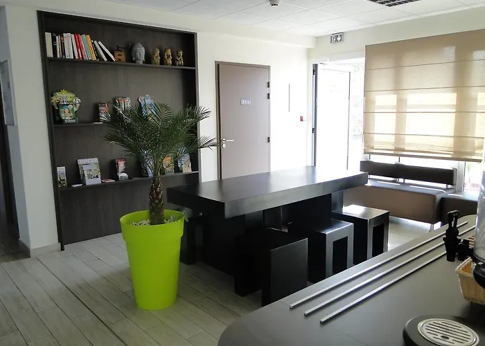 호텔 The Originals Access, Gare 숄레