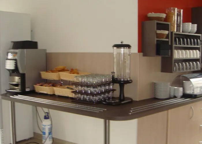 The Originals Access, Gare